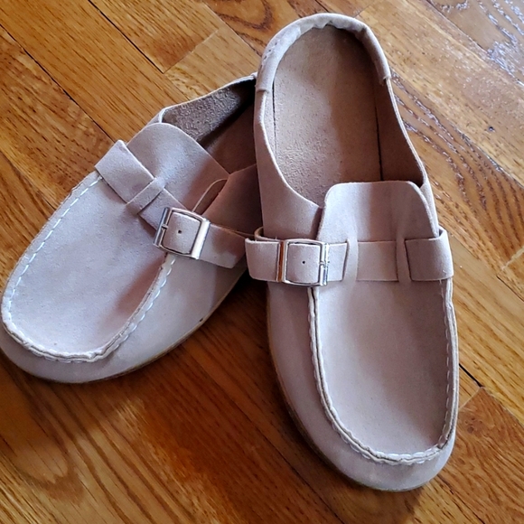 Clogs - Picture 1 of 1